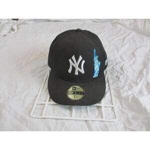 New Era NY Yankees Statue of Liberty 59FIFTY Baseball Hat/Cap Size 7 7/8 Black
